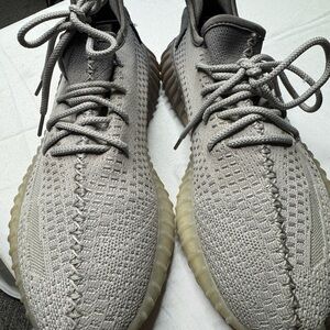 Stylish Gray Men's Sneakers